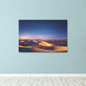 Starry Night Over Golden Desert Dunes Landscape Leinwanddruck (Insitu (Holzboden))