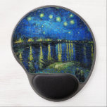 Starry Night Over the Rhone von Vincent Van Gogh Gel Mousepad<br><div class="desc">Starry Night Over the Rhone by Vincent Van Gogh. Das ist ein altes Meisterwerk des niederländischen Meistermalers Vincent Van Gogh. Dieses schöne Bild hat eine schöne, lebendige, gesättigte Farbe. Vincent Van Gogh war ein niederträchtiger Maler. Dieses Gemälde wurde an den Ufern von Rhone in Frankreich gemalt. Dieses Bild ist öffentlich...</div>