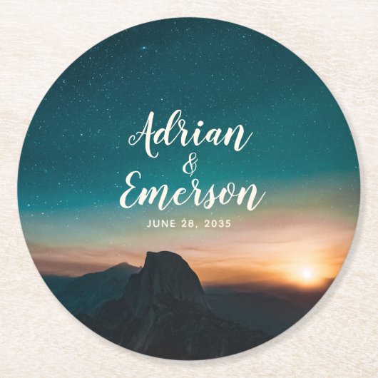 Starry Night Sky Mountain & Sunset Wedding Modern Runder Pappuntersetzer (Vorderseite)