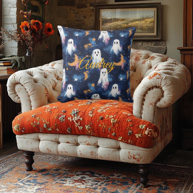 Starry Night Specters Halloween Kissen mit Name (Von Creator hochgeladen)