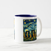 Starry Night Stonehenge Zweifarbige Tasse (VorderseiteRechts)