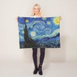 Starry Night, Vincent van Gogh Fleecedecke<br><div class="desc">Vincent Willem van Gogh (30. März 1853 - 29. Juli 1890) war ein niederländischer postimpressionistischer Maler, der zu den berühmtesten und einflussreichsten Persönlichkeiten in der Geschichte der Western-Kunst zählt. In etwas mehr als einem Jahrzehnt schuf er etwa 2100 Kunstwerke, darunter etwa 860 Ölgemälde, die größtenteils aus den Jahre seines Lebens....</div>