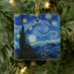 Starry Night | Vincent van Gogh Keramikornament<br><div class="desc">Starry Night (1889) von dem niederländischen Künstler Vincent Van Gogh. Original Artwork ist ein Öl auf der Leinwand,  das einen kraftvollen postimpressionistischen Nachthimmel in launischen Blau- und Gelbtönen darstellt. Verwenden Sie die Entwurfstools,  um einen benutzerdefinierten Text hinzuzufügen oder das Bild zu personalisieren.</div>