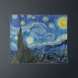 Starry Night | Vincent van Gogh Wandteppich<br><div class="desc">Starry Night (1889) von dem niederländischen Künstler Vincent Van Gogh. Original Artwork ist ein Öl auf der Leinwand,  das einen kraftvollen postimpressionistischen Nachthimmel in launischen Blau- und Gelbtönen darstellt. Verwenden Sie die Entwurfstools,  um einen benutzerdefinierten Text hinzuzufügen oder das Bild zu personalisieren.</div>