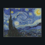 Starry Night von Van Gogh Postkarte<br><div class="desc">Die Starry Night von Vincent van Gogh,  die 1889 während seines bleibe in Saint-Rémy-de-Provence gemalt wurde,  zeigt einen wirbelnden Nachthimmel über einem ruhigen Dorf,  der seine emotionale und künstlerische Intensität widerspiegelt.</div>