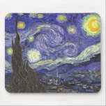 Starry Night von Vincent van Gogh Mousepad<br><div class="desc">Starry Night by Vincent van Gogh ist ein Vintages, kunstvolles Post-Impressionismus Landschaft Stadtbild mit Blick auf Saint Remy, Frankreich aus van Gogh Asyl. Der Nachthimmel wirbelt mit Wolken und leuchtendem Halbmond und strahlenden Sternen über dem malerischen Dorf. Starry Night ist wahrscheinlich van Goghs berühmteste Gemälde und wurde während des Tages...</div>
