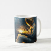 Starry Night Welder - Kosmische Schweißkunst Kaffeetasse (VorderseiteRechts)