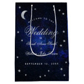 Stars & Moon Celestial Blue Night Wedding Willkomm Mittlere Geschenktüte (Rückseite)