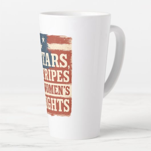 Stars, Stripes & Women’s Rights Distressed Flag Milchtasse (Rechte Ecke)