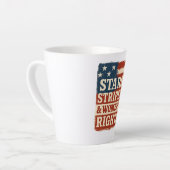 Stars, Stripes & Women’s Rights Distressed Flag Milchtasse (Linke Ecke)