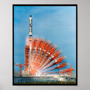 Start der Gemini X-Rakete in Zeitrafferfotografie Poster