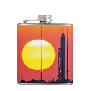 Start der NASA Antares Rocket Sunrise Flachmann