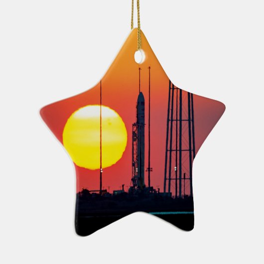 Start der NASA Antares Rocket Sunrise Keramikornament (Rechts)