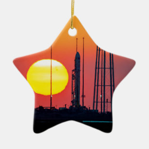 Start der NASA Antares Rocket Sunrise Keramikornament