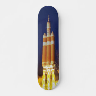Start der Orion Spacecraft-Rakete der NASA Skateboard