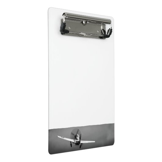 Start des Mustangs P-51 im Sturm Mini Klemmbrett (Schrägansicht)