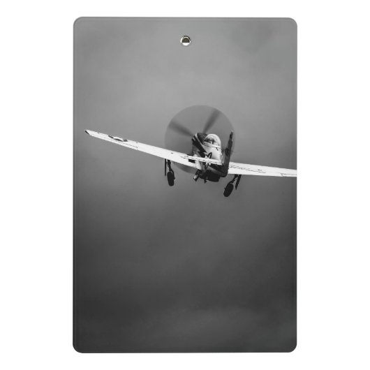 Start des Mustangs P-51 im Sturm Mini Klemmbrett (Rückseite)