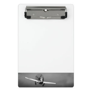 Start des Mustangs P-51 im Sturm Mini Klemmbrett