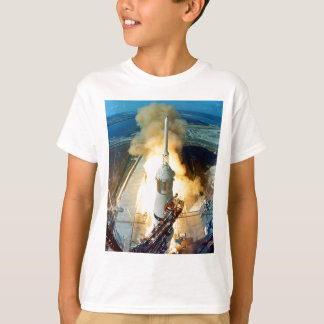 Start des Raumfahrzeugs Apollo 11 Saturn V T-Shirt