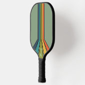 Start einer grünen Retro-Farbrakete Pickleball Schläger (Links)