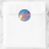 Start von Apollo 11 mit amerikanischer Flagge Runder Aufkleber (Tasche)