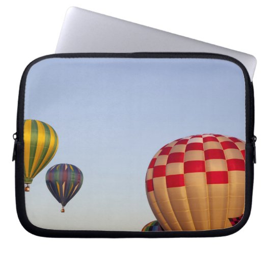 Start von Heißluftballons Laptopschutzhülle (Vorderseite)