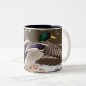 Start von Mallard Ducks Zweifarbige Tasse (VorderseiteRechts)