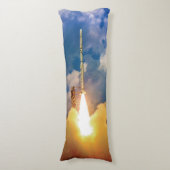 Start von NASA-Scout-Raketen Seitenschläferkissen (Vorderseite Vertikal)