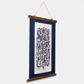 Starten Sie dort, wo Sie dunklen Hintergrund haben Wandteppich Mit Holzrahmen (Gewinkelt)