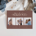 Startende Verbindung | Hanukkah Foto Collage Folien Feiertagskarte<br><div class="desc">Senden Sie Hanukkah Grüße an Freunde und Familie in schicken Stil mit unseren eleganten Fotokarten. Die Karte ist so konzipiert, dass sie drei Ihrer liebsten quadratischen Fotos, die nebeneinander in einem Collage-Format angeordnet sind, aufnehmen kann. Sie enthält Ihren persönlichen Gruß (mit "fröhlicher Hanukkah" gezeigt) und die Familiennamen, die sich unten...</div>
