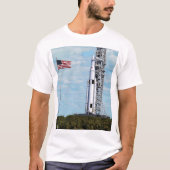 Startsystem für das NASA SLS-Weltraumbahnsystem T-Shirt (Vorderseite)