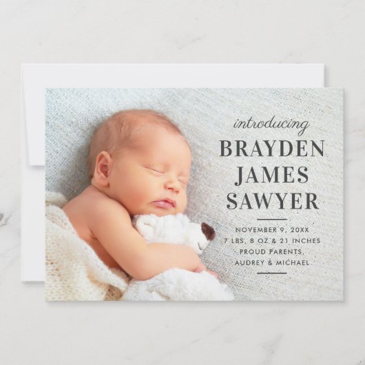 Statement Name Charcoal Gray Baby Boy Foto Birth Ankündigung (Vorderseite)