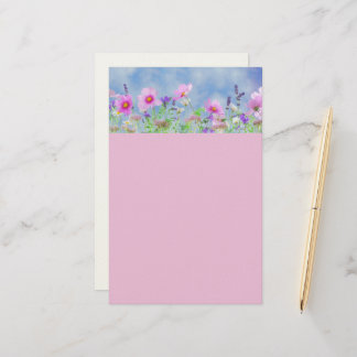 Stationäre, rosa und blaue florale Trimmschreiben Briefpapier