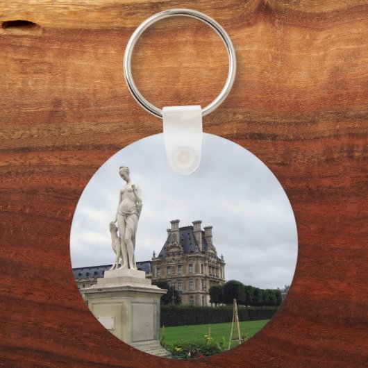 Statue am Louvre Grounds Schlüsselanhänger (Vorderseite)