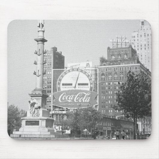 Statue auf amerikanischem Stadtplatz B&W Mousepad (Vorne)