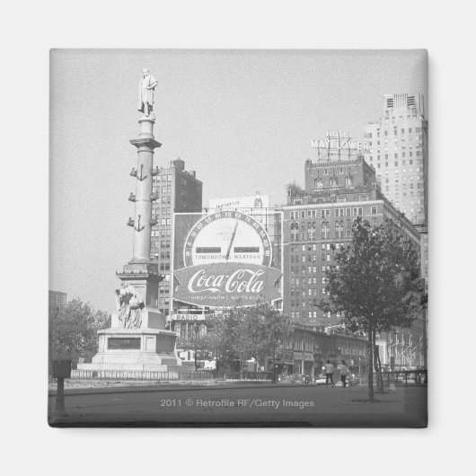 Statue auf dem amerikanischen Platz B&W Magnet (Vorne)