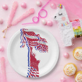 Statue der Freiheitsamerikanischen Flagge und Ihr Pappteller (Party)