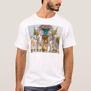 Statue der rosa Elefanten Bangkok Thailand T-Shirt