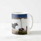 Statue des Bullen und des spanischen Pferdes Kaffeetasse (VorderseiteRechts)