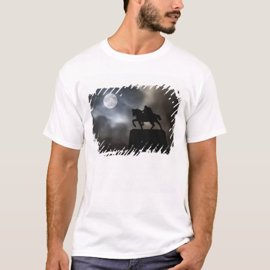 Statue des Königs Kralja Tomislava silhouetted T-Shirt (Vorderseite)
