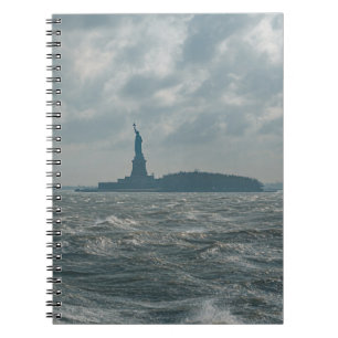 Statue des Liberty Stormy Waters Notebook Notizblock