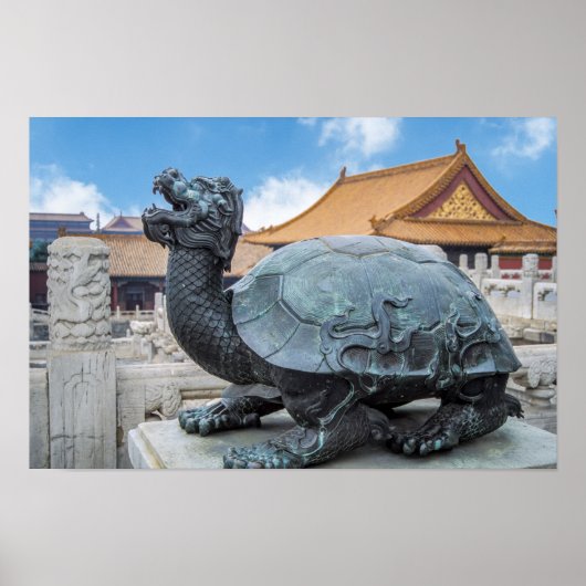 Statue einer Schildkröte in der Verbotenen Stadt - Poster (Vorne)