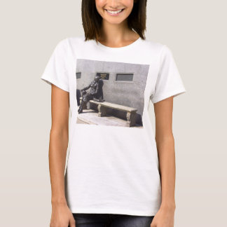 Statue Eleonors Rigby, Liverpool, Großbritannien T-Shirt