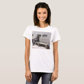 Statue Eleonors Rigby, Liverpool, Großbritannien T-Shirt (Vorne ganz)