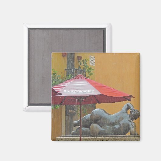 Statue im Regen in Kolumbien Magnet (Vorderseite/Rückseite)