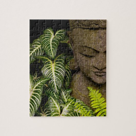 Statue in Garten-Standortinformationen: Chiang MA Puzzle (Vertikal)