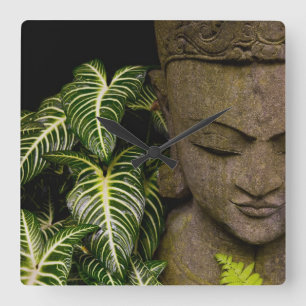 Statue in Garten-Standortinformationen: Chiang MA Quadratische Wanduhr