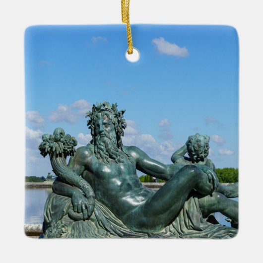 Statue La Loire im Garten des Schlosses Versailles Keramikornament (Vorderseite)