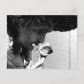 STATUE MIT EINER ROSE POSTKARTE (Vorderseite)