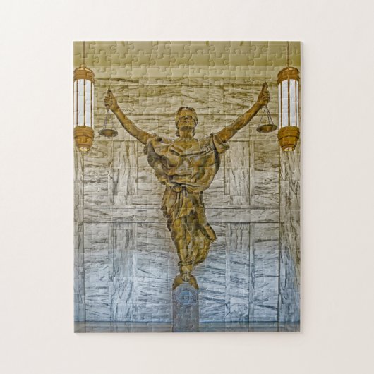 Statue of Justice New York. Puzzle (Vertikal)